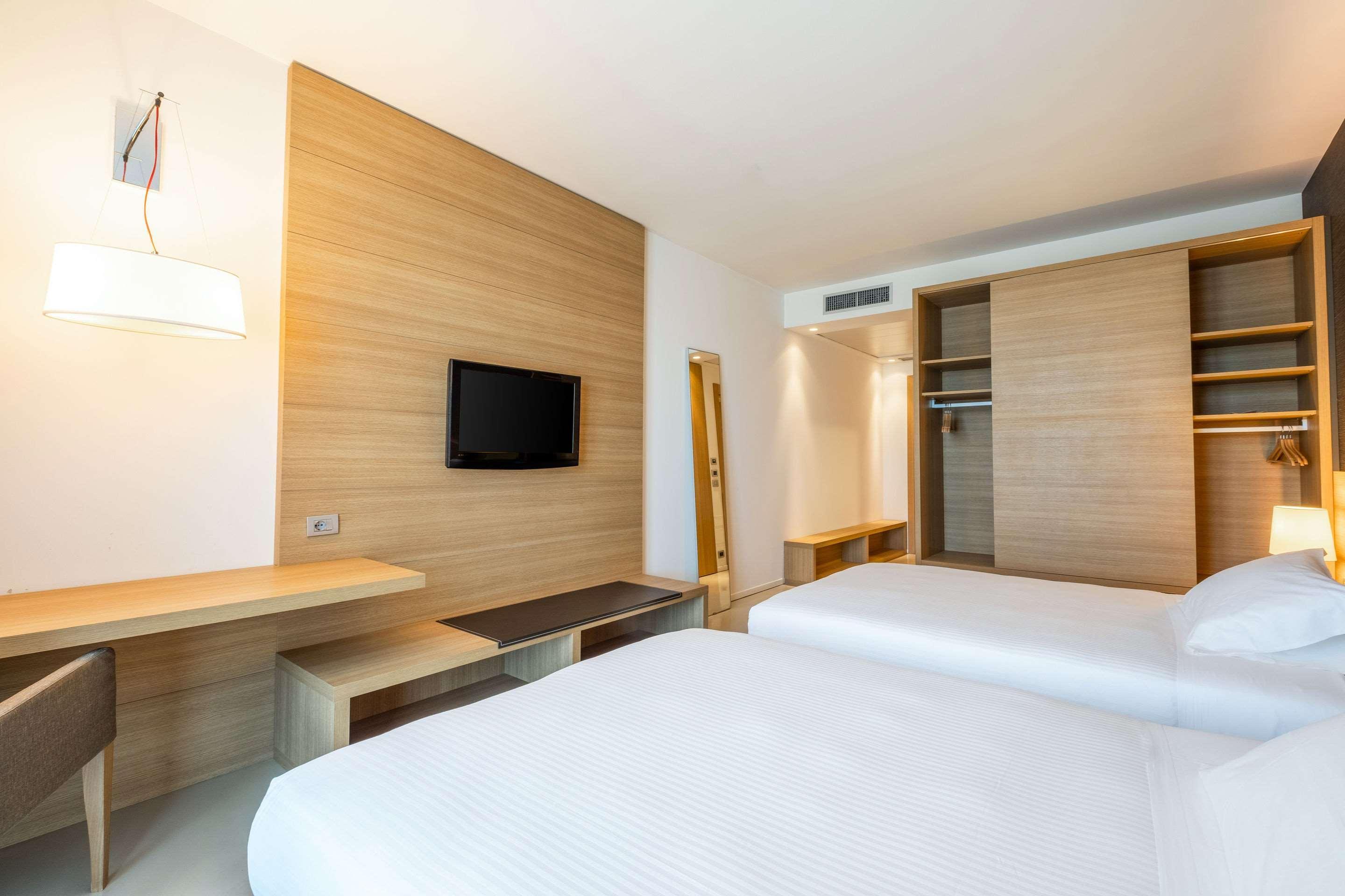 Hsm Hotel San Martino Garbagnate Monastero Luaran gambar